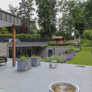 Mooi grote moderne tuin