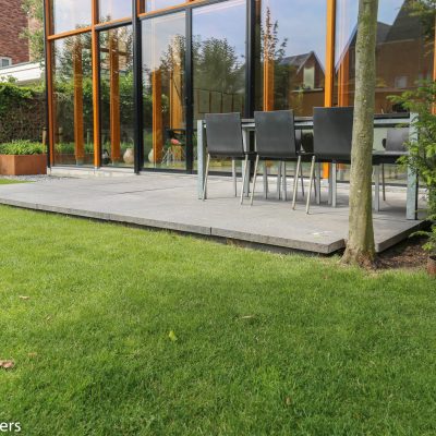 Moderne groene tuin Arnhem 3